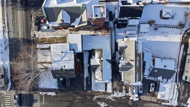 10 3rd Ave, Lowell, MA 01854