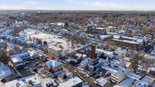 10 3rd Ave, Lowell, MA 01854