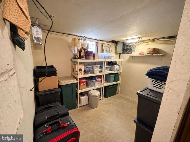 2215 AIRACOBRA ST, Levittown, PA 19057