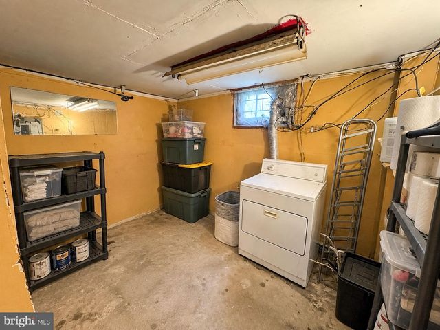 2215 AIRACOBRA ST, Levittown, PA 19057