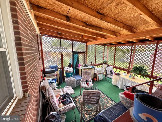 2215 AIRACOBRA ST, Levittown, PA 19057