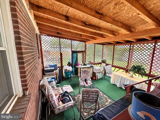 2215 AIRACOBRA ST, Levittown, PA 19057