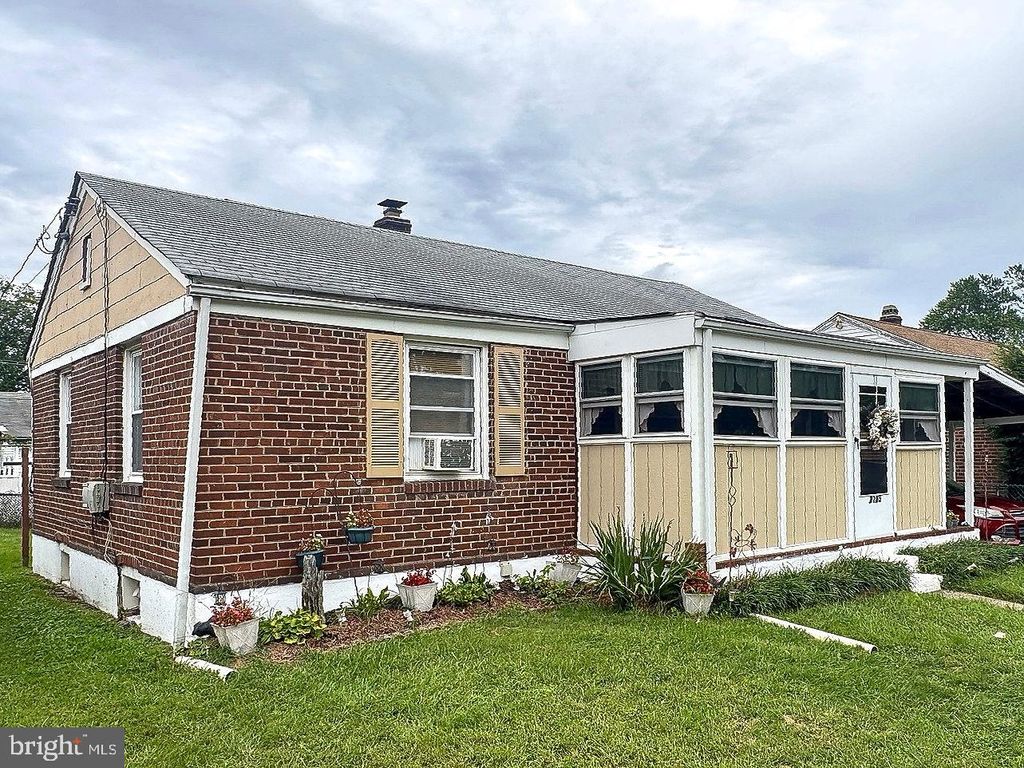 2215 AIRACOBRA ST, Levittown, PA 19057 — photo 2