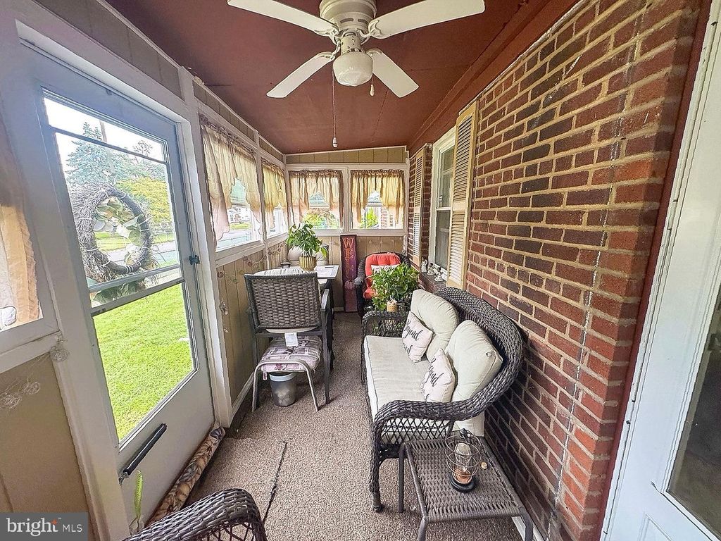 2215 AIRACOBRA ST, Levittown, PA 19057 — photo 4