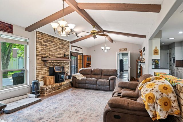 305 Cockrell Hill Road, Ovilla, TX 75154