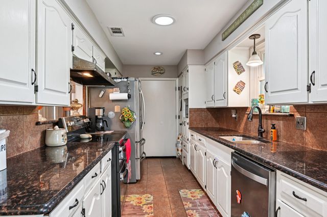 305 Cockrell Hill Road, Ovilla, TX 75154