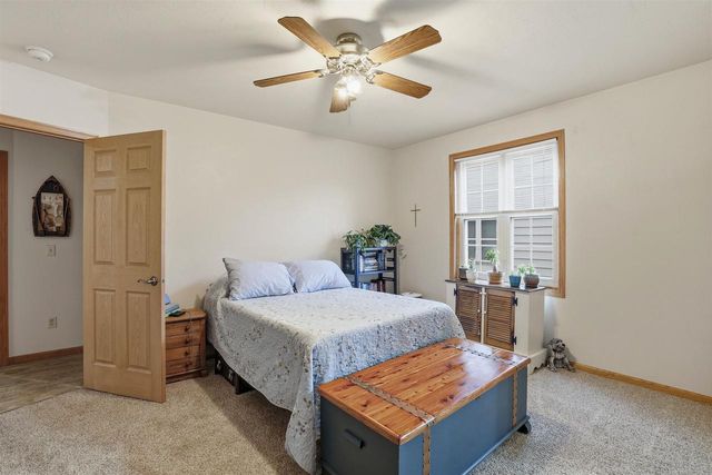 22 SPENCER VILLAGE COURT, Appleton, WI 54914