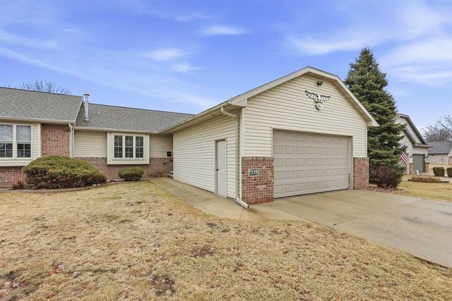 22 SPENCER VILLAGE COURT, Appleton, WI 54914