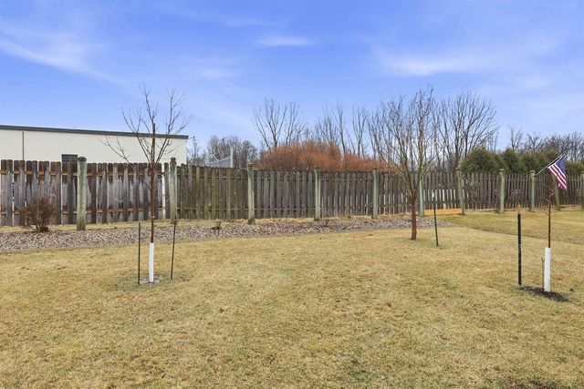 22 SPENCER VILLAGE COURT, Appleton, WI 54914