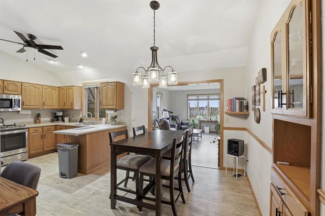 22 SPENCER VILLAGE COURT, Appleton, WI 54914