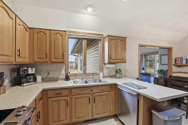 22 SPENCER VILLAGE COURT, Appleton, WI 54914