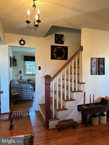 1092 PALM HILL RD, Palm, PA 18070