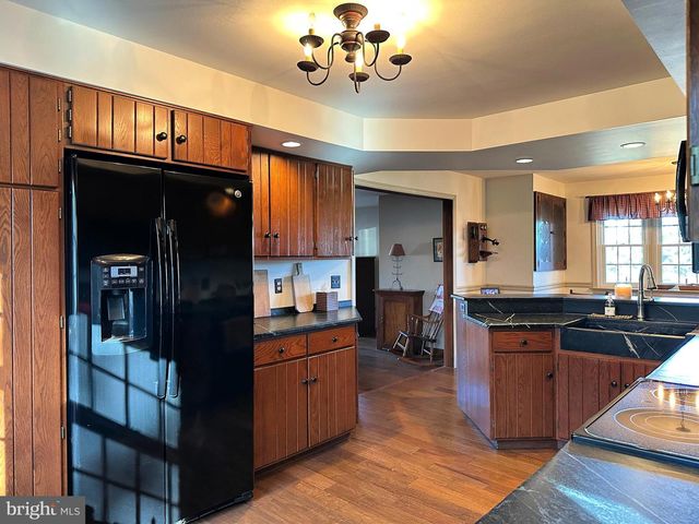 1092 PALM HILL RD, Palm, PA 18070