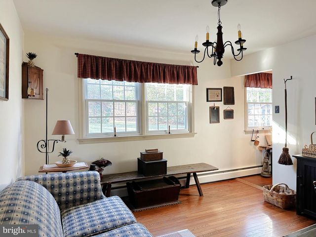 1092 PALM HILL RD, Palm, PA 18070