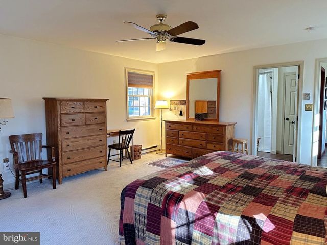 1092 PALM HILL RD, Palm, PA 18070