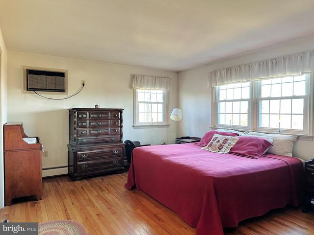 1092 PALM HILL RD, Palm, PA 18070