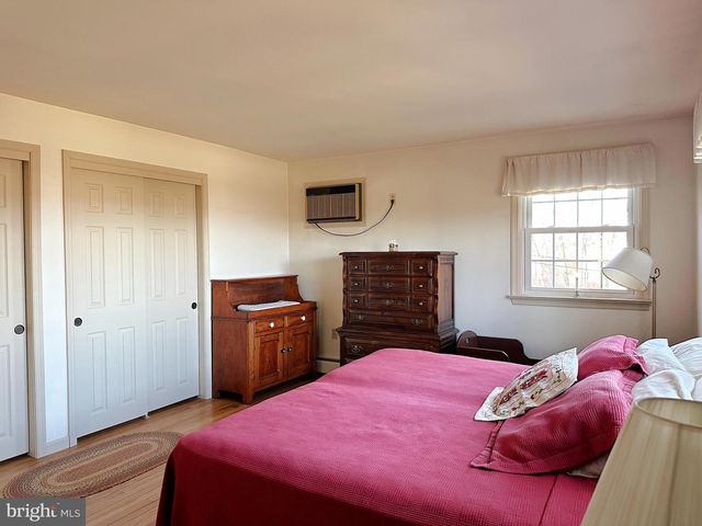 1092 PALM HILL RD, Palm, PA 18070