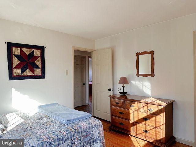 1092 PALM HILL RD, Palm, PA 18070