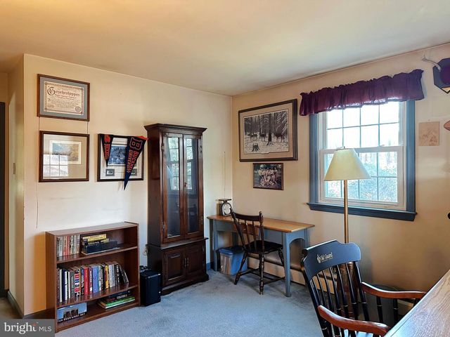 1092 PALM HILL RD, Palm, PA 18070