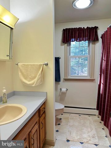 1092 PALM HILL RD, Palm, PA 18070