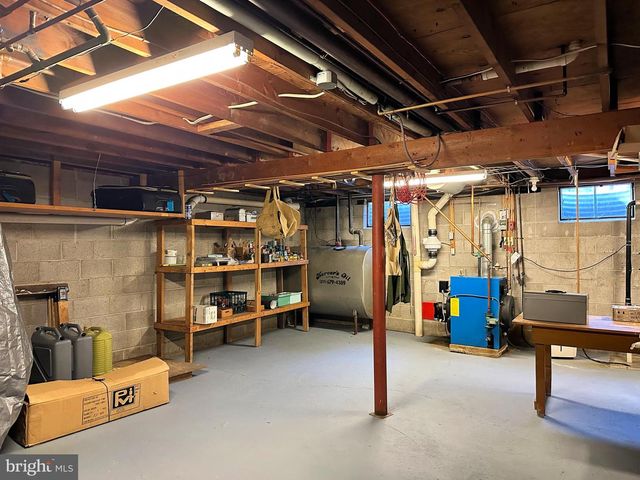 1092 PALM HILL RD, Palm, PA 18070