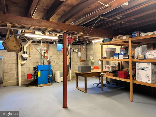 1092 PALM HILL RD, Palm, PA 18070