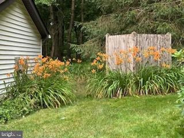 1092 PALM HILL RD, Palm, PA 18070