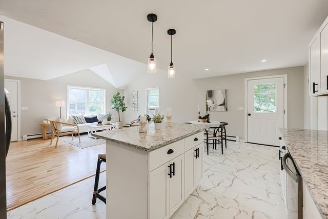 5 E Public St, Freetown, MA 02702
