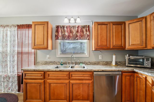 104 Jollie Ln, Westmoreland, TN 37186