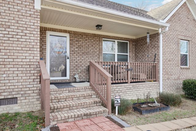 104 Jollie Ln, Westmoreland, TN 37186