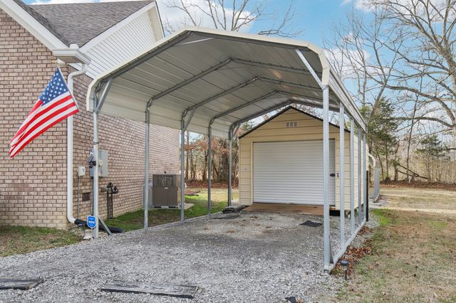 104 Jollie Ln, Westmoreland, TN 37186