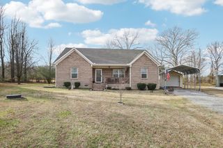 104 Jollie Ln, Westmoreland, TN 37186