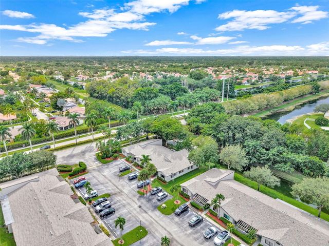 453 Lakeview Dr 1, Weston, FL 33326