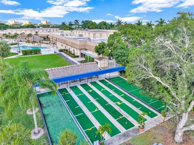 453 Lakeview Dr 1, Weston, FL 33326