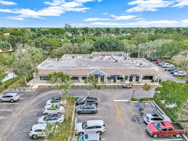 453 Lakeview Dr 1, Weston, FL 33326