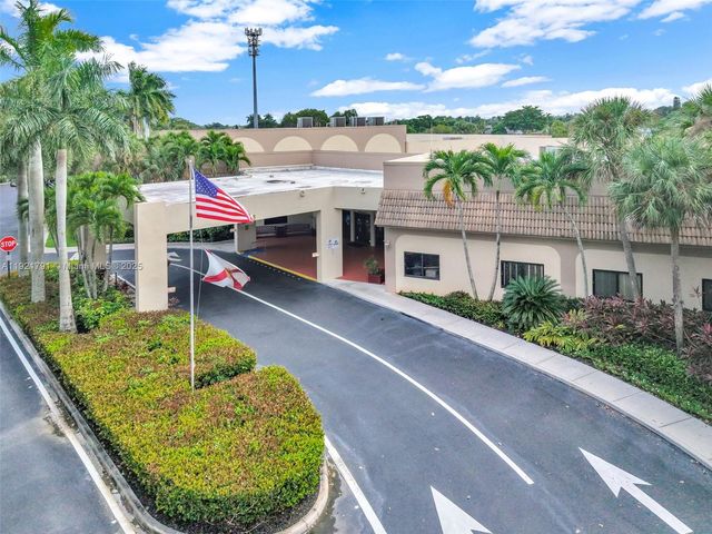 453 Lakeview Dr 1, Weston, FL 33326