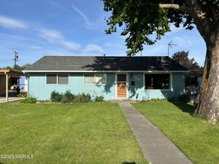 S 1511 5th Ave, Yakima, WA 98902