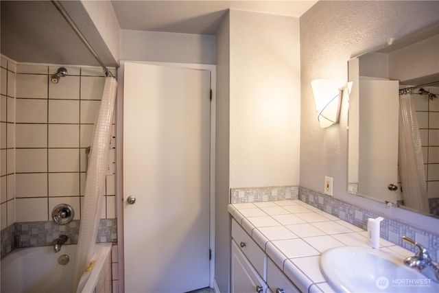 1825 Forest Hill Drive SE, Olympia, WA 98501