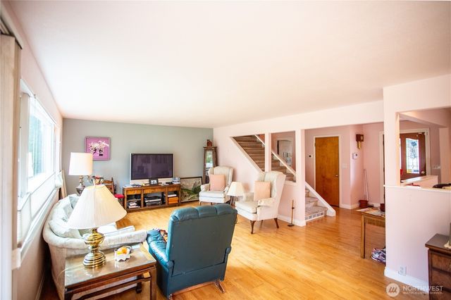 1825 Forest Hill Drive SE, Olympia, WA 98501