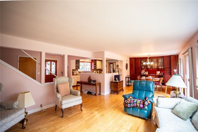 1825 Forest Hill Drive SE, Olympia, WA 98501