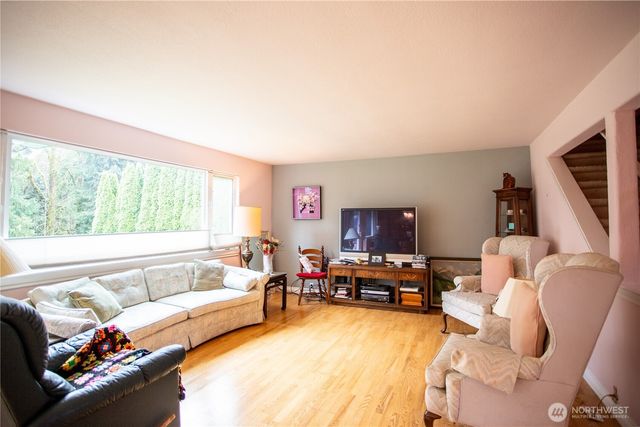 1825 Forest Hill Drive SE, Olympia, WA 98501