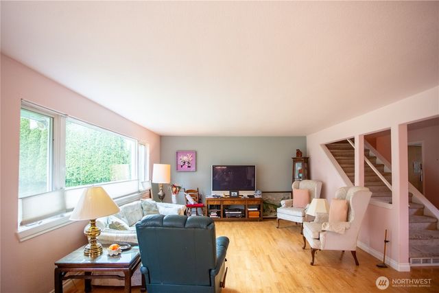 1825 Forest Hill Drive SE, Olympia, WA 98501