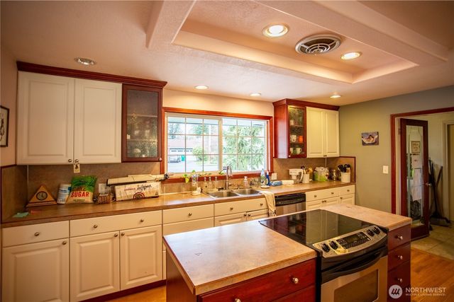 1825 Forest Hill Drive SE, Olympia, WA 98501