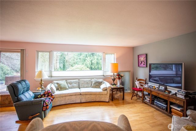 1825 Forest Hill Drive SE, Olympia, WA 98501