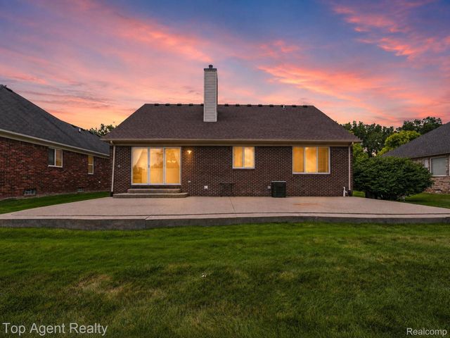 40580 Long Horn Drive, Sterling Heights, MI 48313