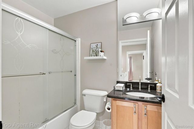 40580 Long Horn Drive, Sterling Heights, MI 48313