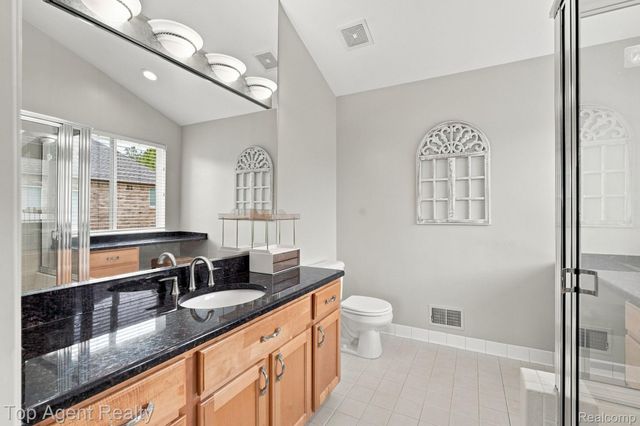 40580 Long Horn Drive, Sterling Heights, MI 48313