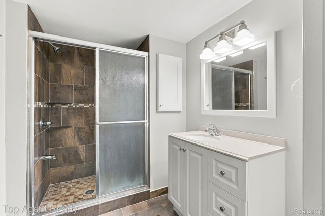 40580 Long Horn Drive, Sterling Heights, MI 48313