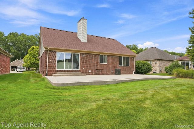 40580 Long Horn Drive, Sterling Heights, MI 48313
