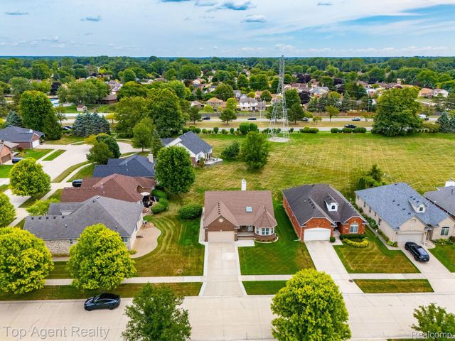 40580 Long Horn Drive, Sterling Heights, MI 48313